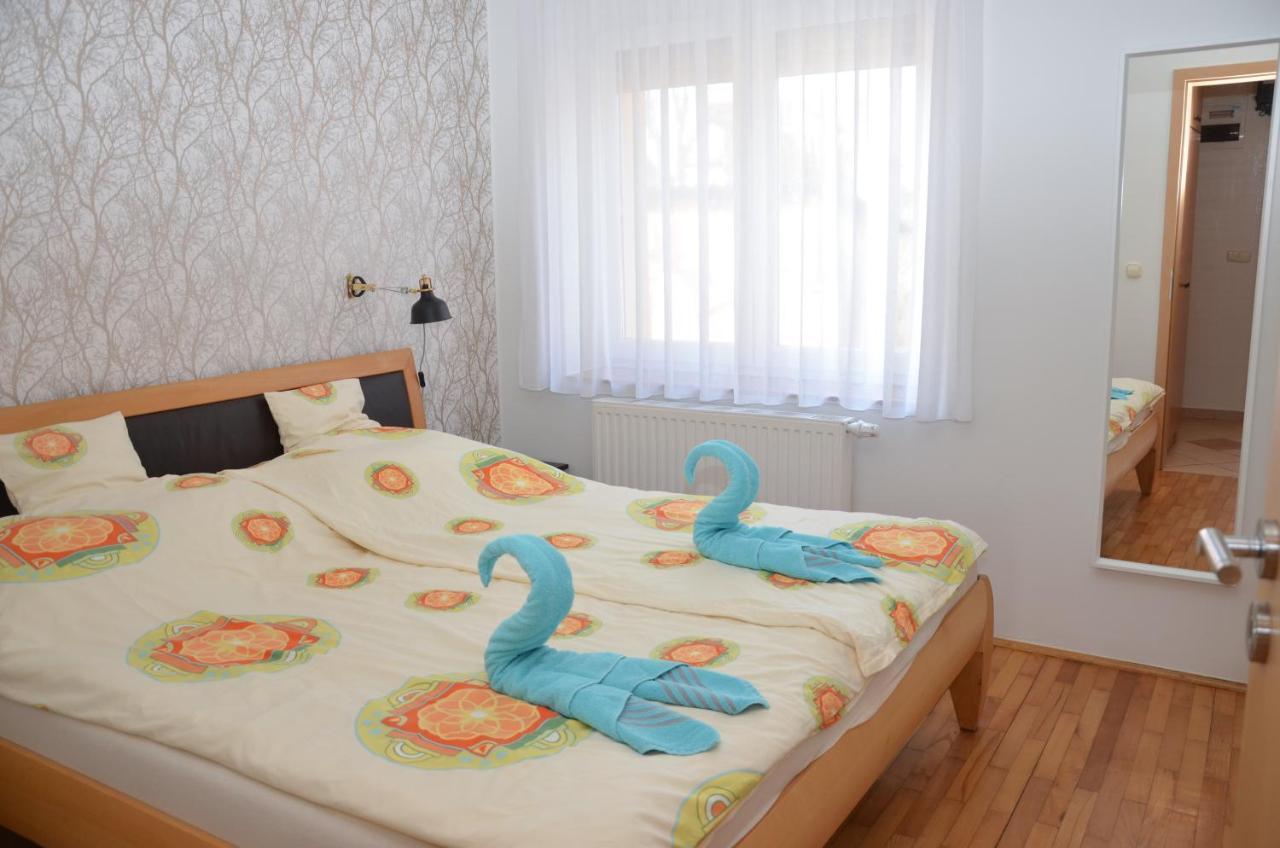 Alexandra Apartment