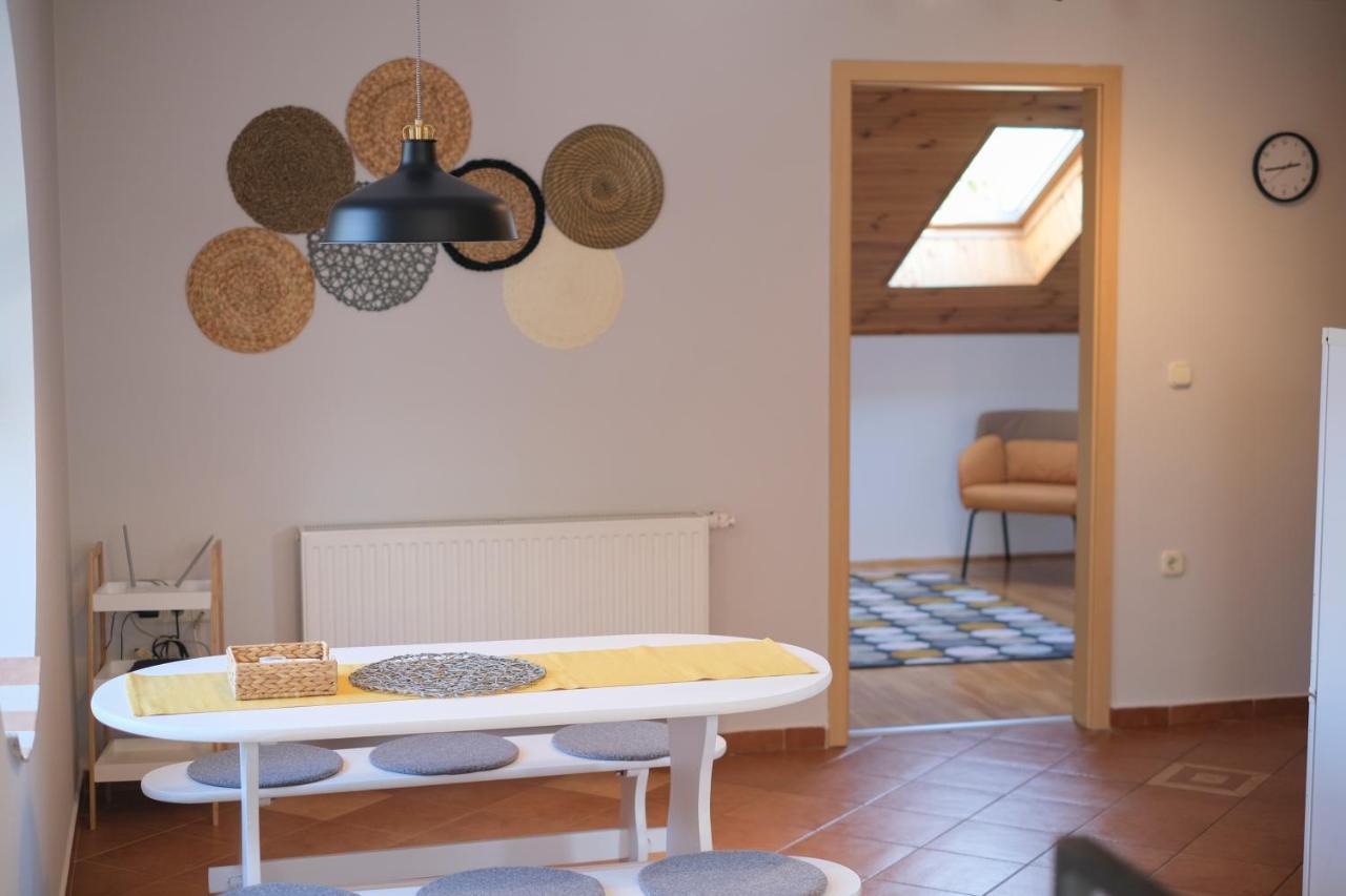 Alexandra Apartment
